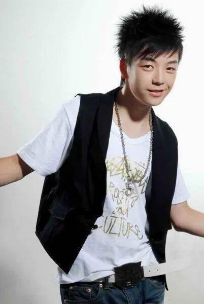 娱乐圈爆料王栎鑫是谁,揭秘“爆料王栎鑫”背后的真相  第2张